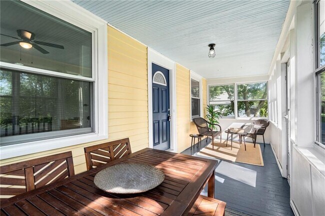 Foto del edificio - 83 Spring Ave