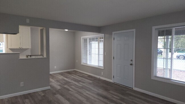 Foto del edificio - Beautiful 4 Bedroom 2 Bath Home Centrally Located in Vallejo