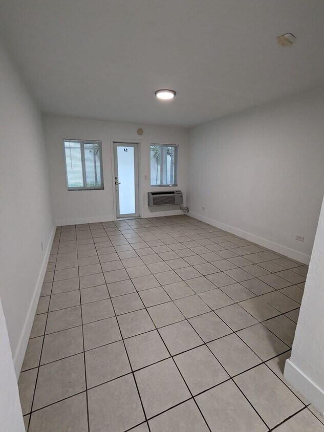 Primary Photo - Beautiful studio apartment in a great loca...