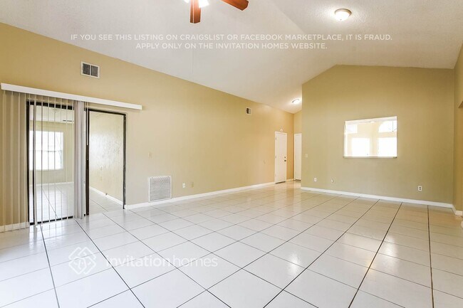 Foto del edificio - 156 Honeywood Dr