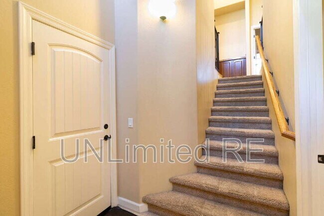 Foto del edificio - 425 E Woodland Dr