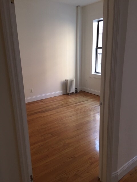 Building Photo - 285 W 147th St