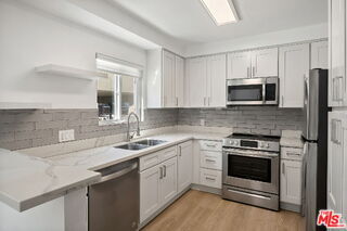Building Photo - 1208 California Ave