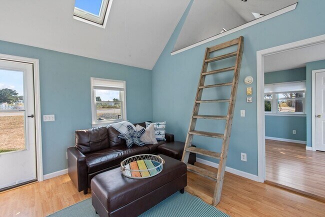 Foto del edificio - 12 Lower County Rd