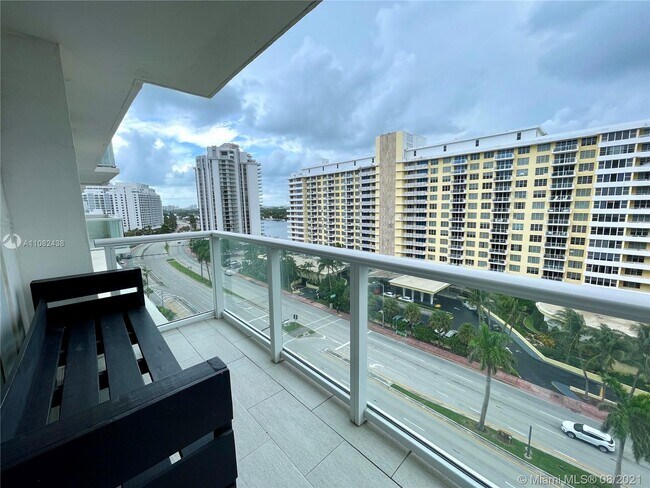 Building Photo - 5601 Collins Ave