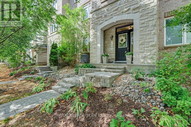 Building Photo - 130 Lanark Ave