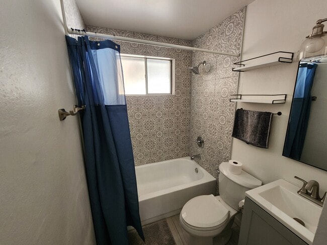 Building Photo - 5567 Newland Way