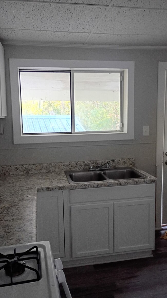 Building Photo - KRP-209