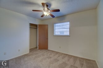 Building Photo - 503 Yale Pl