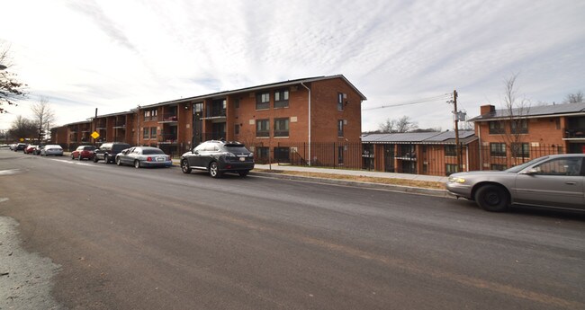 Foto del edificio - 4023 3rd St SE