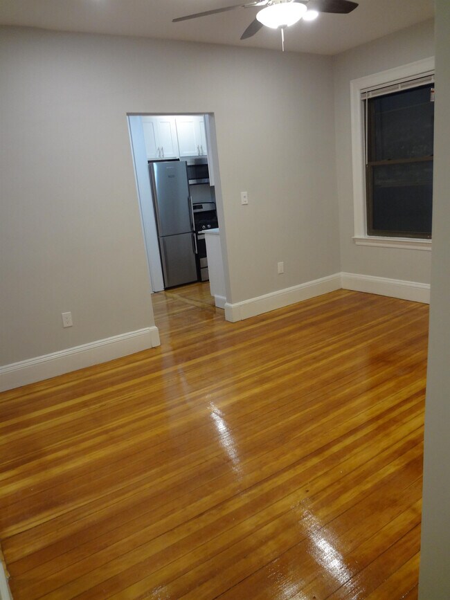 Building Photo - 17 Seaverns Ave
