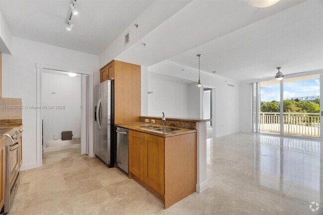 Building Photo - 1755 E Hallandale Beach Blvd