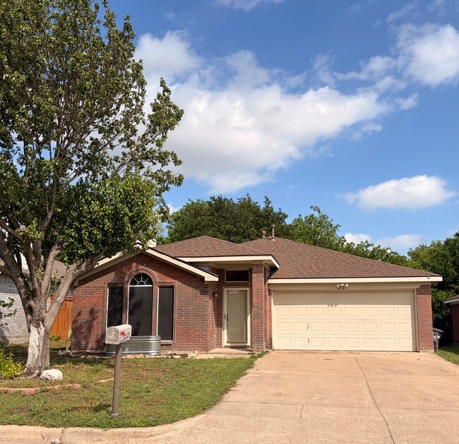 Building Photo - 2521 Ensenada Ln