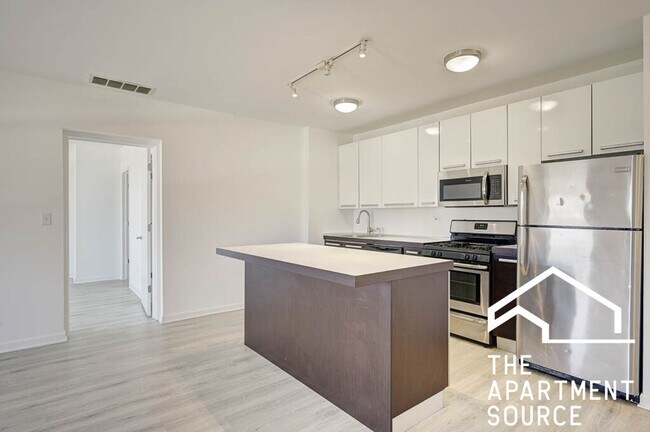 Foto del edificio - 1540 W Glenlake Ave
