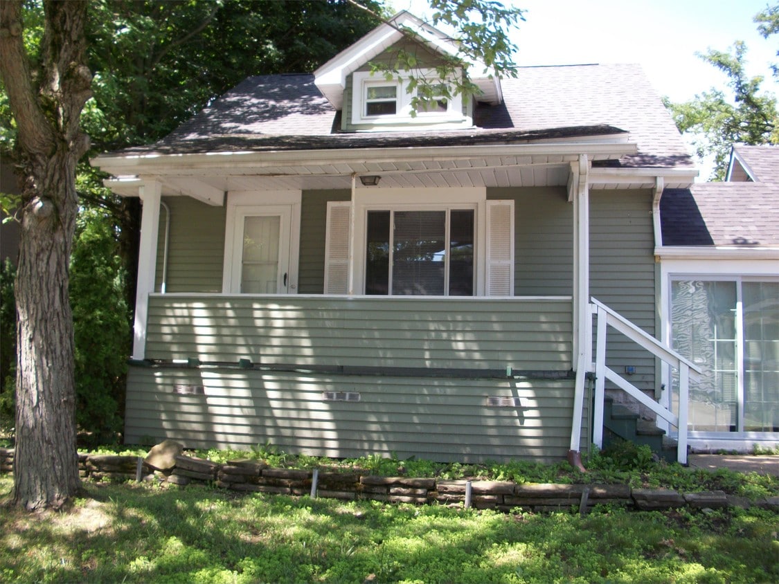 Primary Photo - 2488-2489 9th St