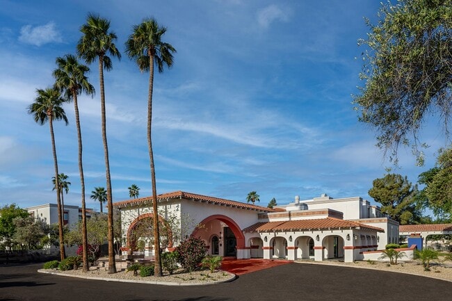 Building Photo - Casa del Rio