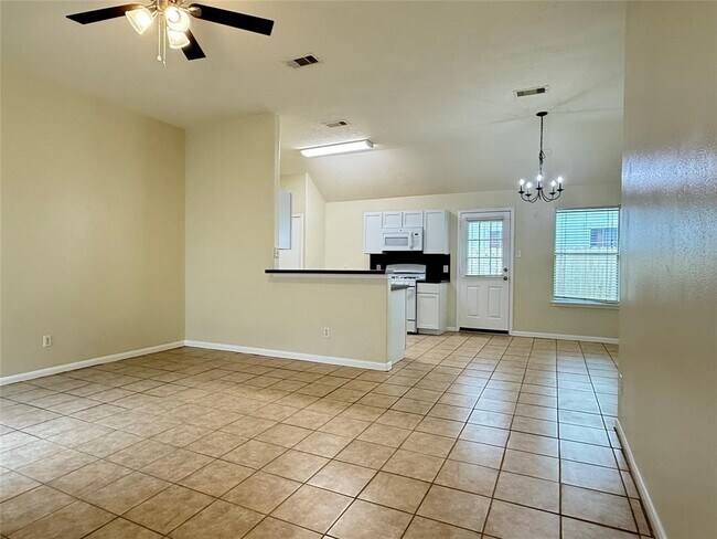 Foto del edificio - 6615 Highwind Bend Ln