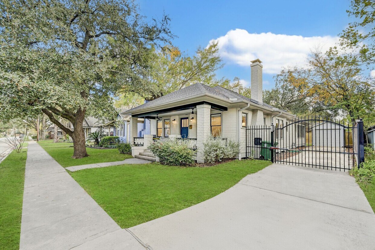 Completely renovated Heights historic bung... - Completely renovated Heights historic bung...