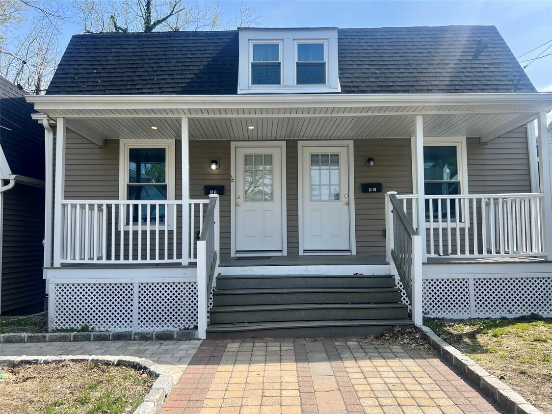 Primary Photo - 52 Underhill Ave