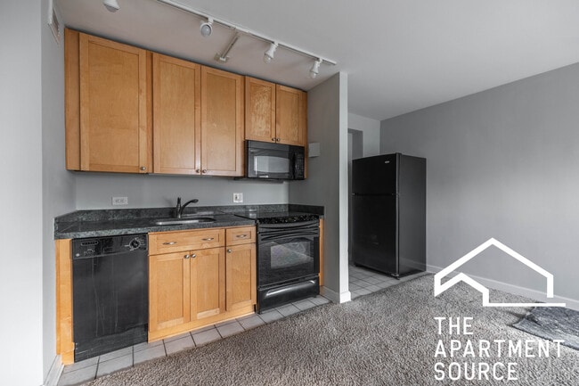 Photo - 445 W Wellington Ave Apartment