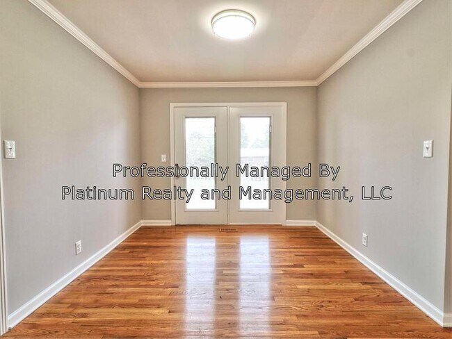 Building Photo - 205 Maxwell Dr