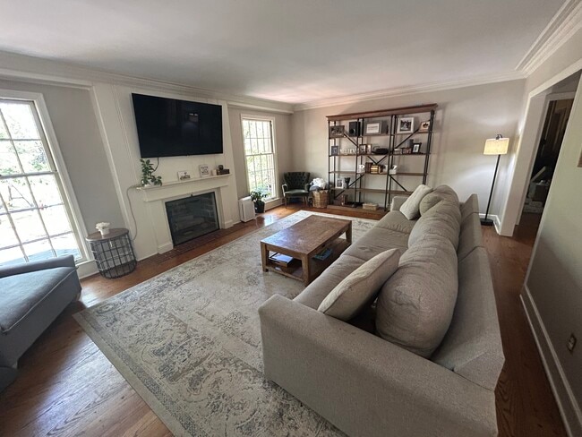 Foto del edificio - 4500 Walnut Grove Rd