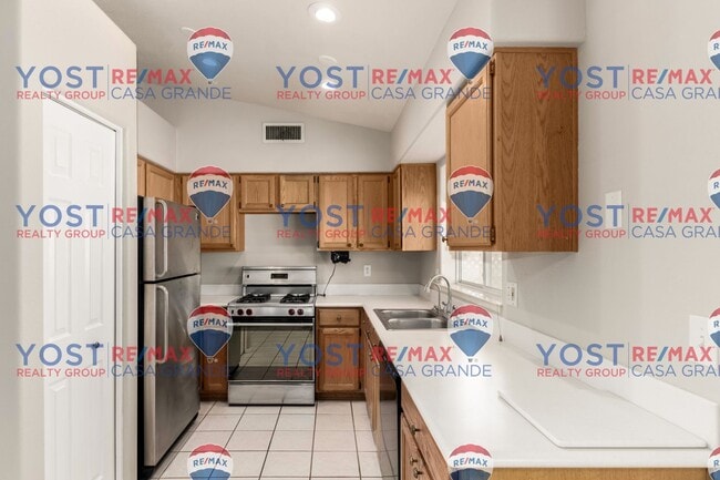 Building Photo - Serene home in Arizona City!