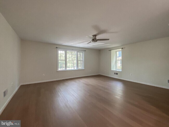 Building Photo - 3340 Holland Cliffs Rd