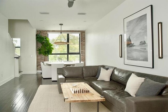 Foto del edificio - 814 2nd Ave N