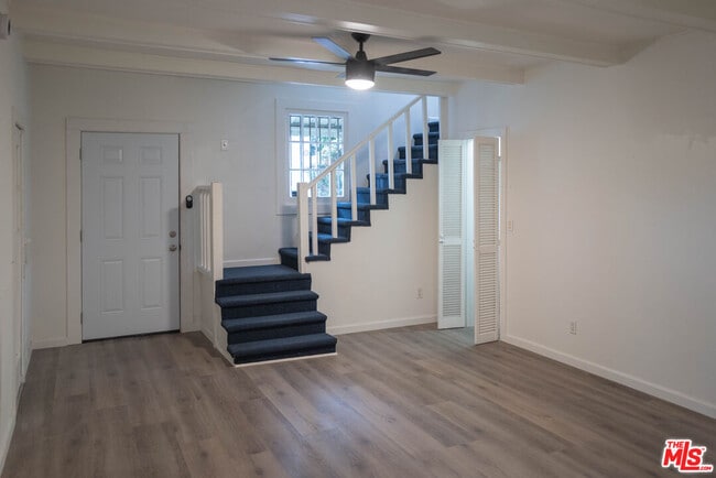 Foto del edificio - 824 S Bonnie Brae St