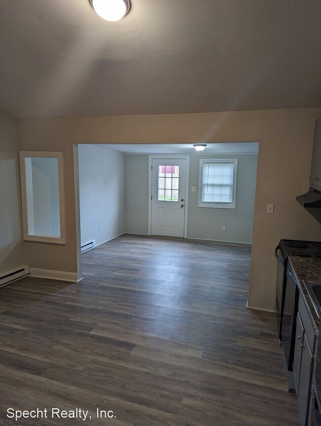 Building Photo - 2 br, 1 bath House - 181 S. Washington Street