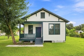 Building Photo - 313 S Blackwell St