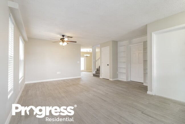 Building Photo - 631 Cave Hollow Ln