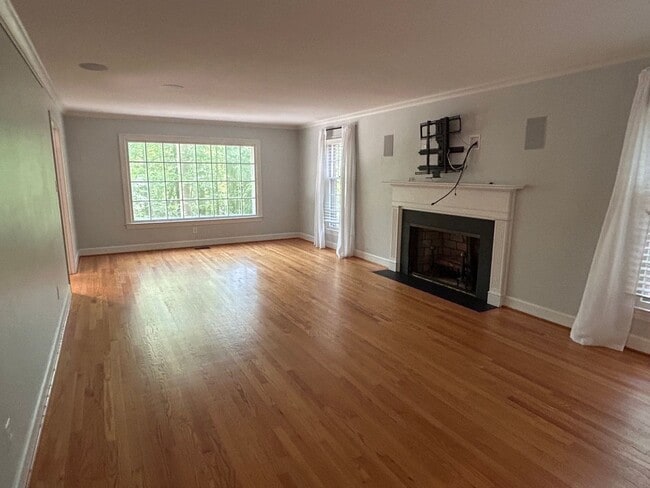 Building Photo - 5 Bed | 3.5 Bath House in Raleigh