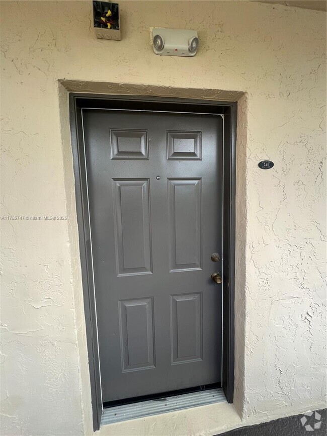 Building Photo - 14500 SW 88th Ave