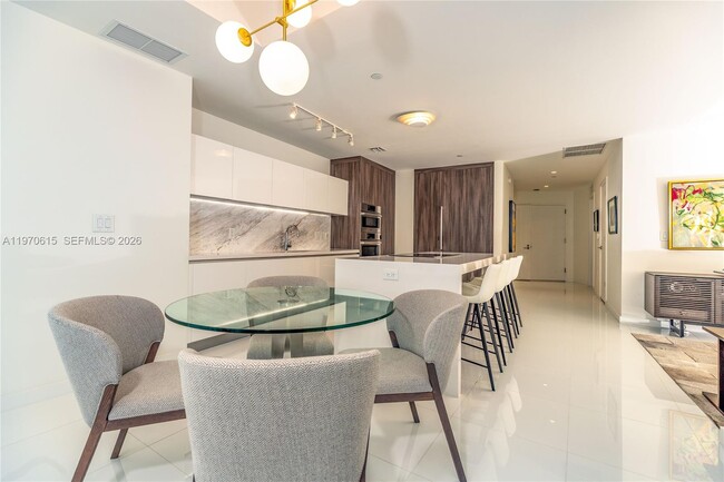 Foto del edificio - 851 NE 1st Ave