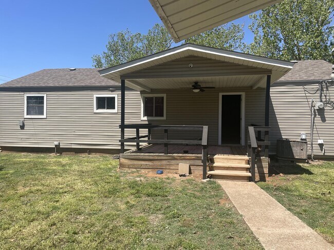 Foto del edificio - 3319 Sherwood Ln