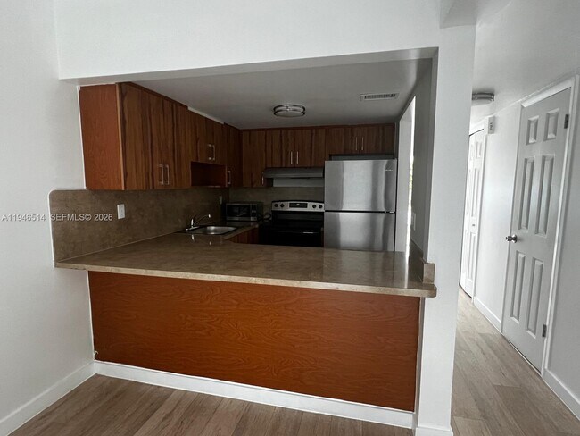 Foto del edificio - 324 W 74th Pl