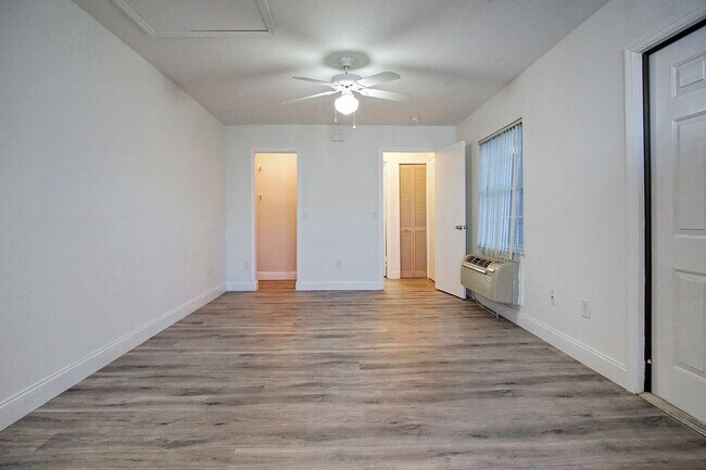 Foto del edificio - Studio in Davenport now available!