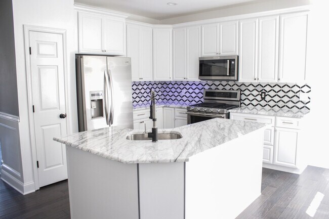 Kitchen - 5 Almond Ct