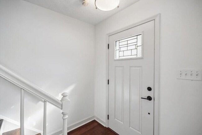 Building Photo - 401 Defoors Landing NW