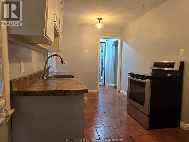 Photo du bâtiment - 1182 Harrison Ave