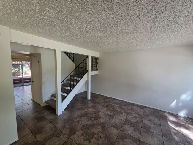 Building Photo - 3885 N Fanning Dr