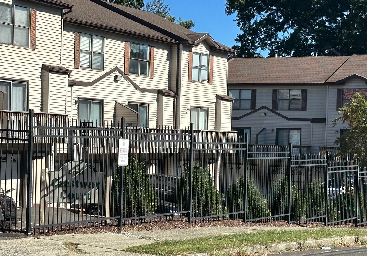 Gated Condo Complex - 15 Crest St