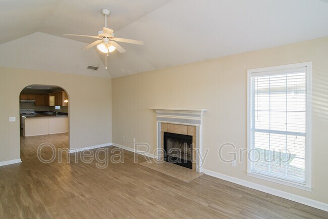 Building Photo - 165 Mayfair Ln