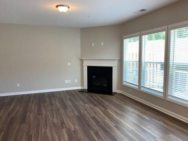 Building Photo - 1308 Elderwood Way