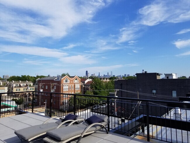 Foto del edificio - 1409 W Diversey Pkwy