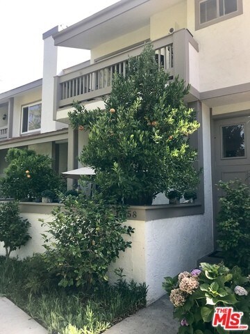 Primary Photo - 17158 Palisades Cir