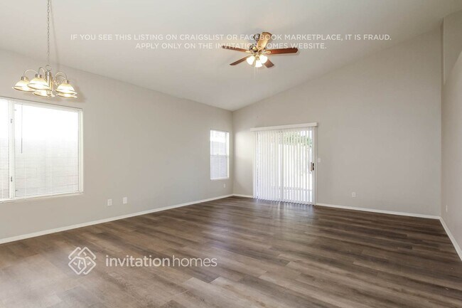 Foto del edificio - 17609 N 14th St