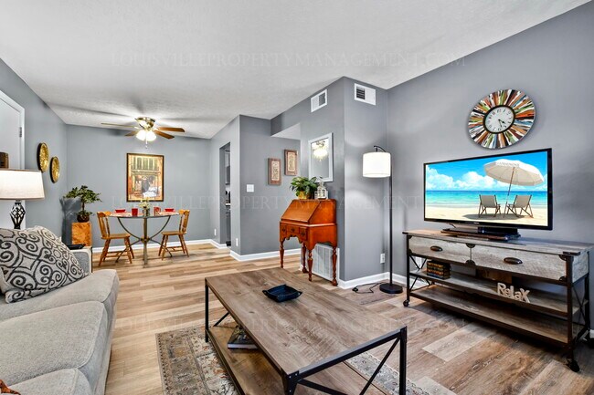 Foto del edificio - 7086 Wildwood Cir